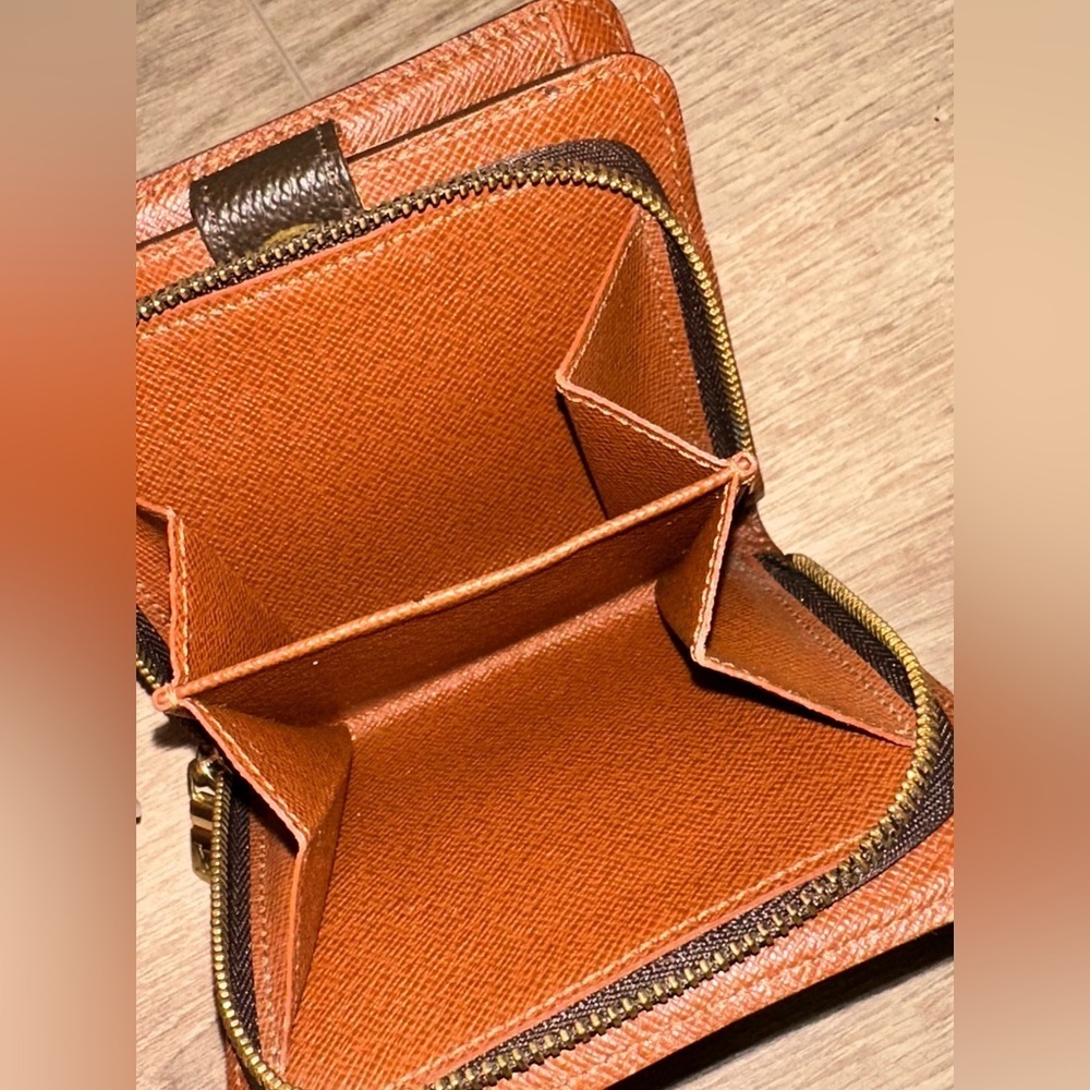 Louis Vuitton Brown and Gold Monogram Wallet - Picture 13 of 14
